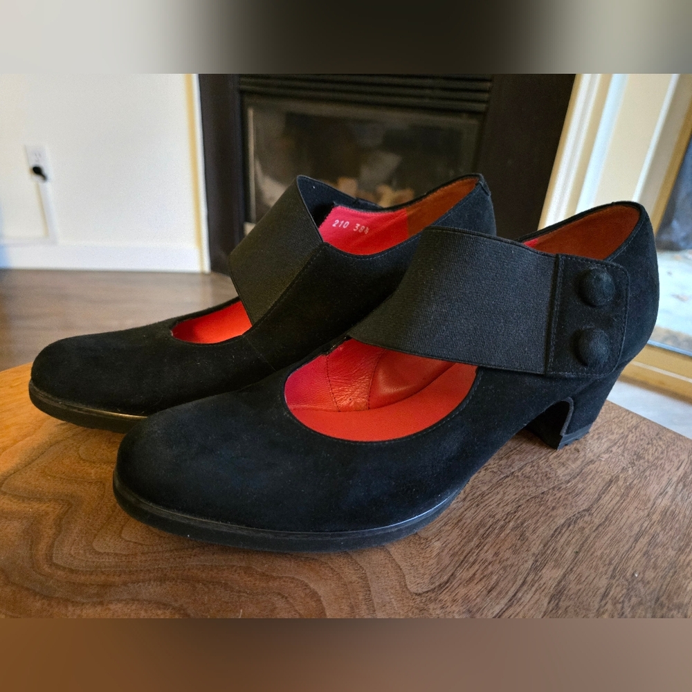 ✨️HOST PICK✨️ Pas de Rouge Black Suede Heels - Picture 7 of 11